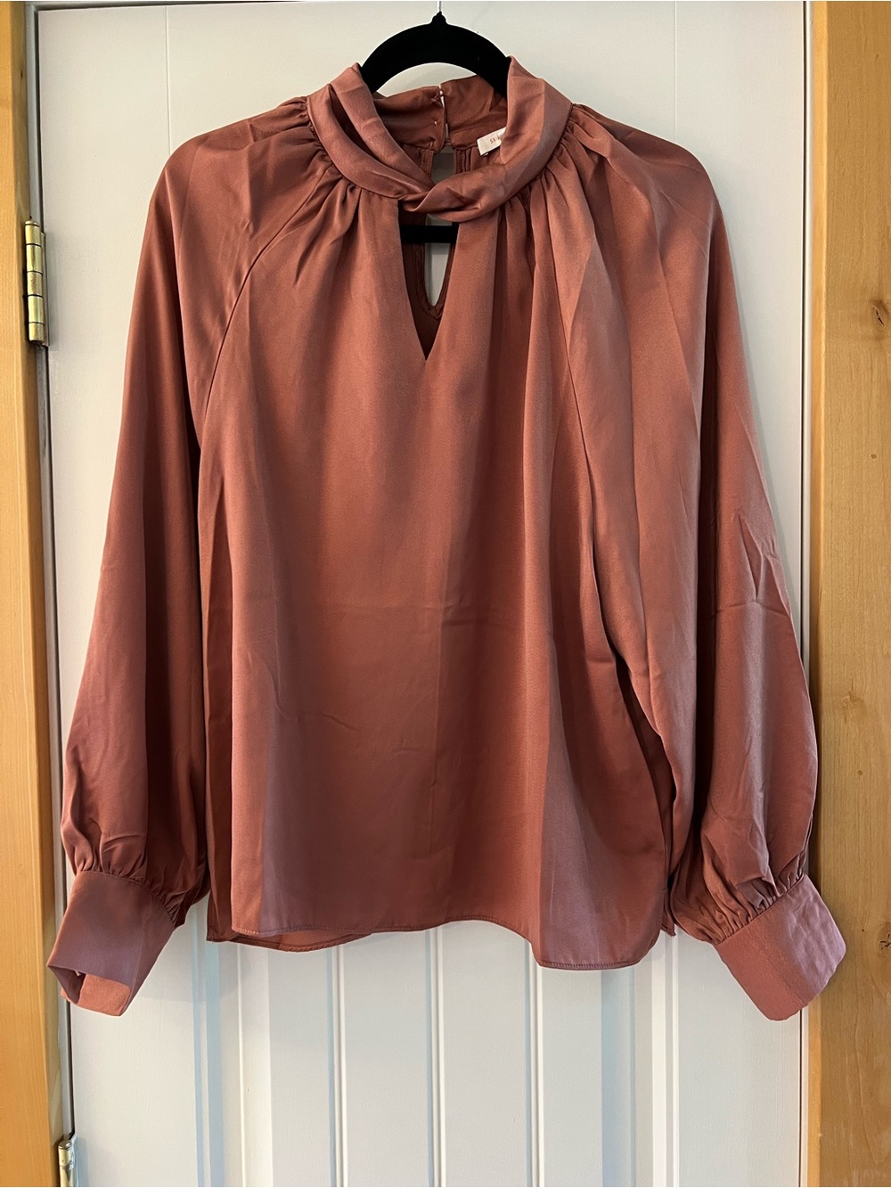 Skies Are Blue Dusty Rose Long-Sleeve Keyhole Blouse
